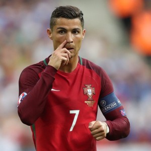 kaiyun.com-巴塞罗那主场再遭惨败，坐稳小组垫底，巴塞罗那主场容量