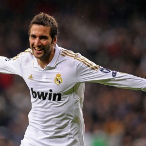 开云体育充值-波尔多多名球员受伤，主力轮换成挑战，波尔多队名单